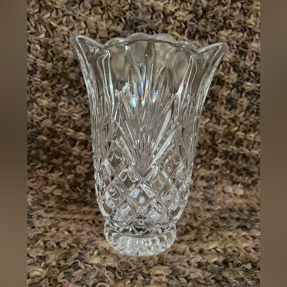 Vintage Lead Crystal 6.75"T Vase Pineapple Pattern Notched Base Scalloped Rim